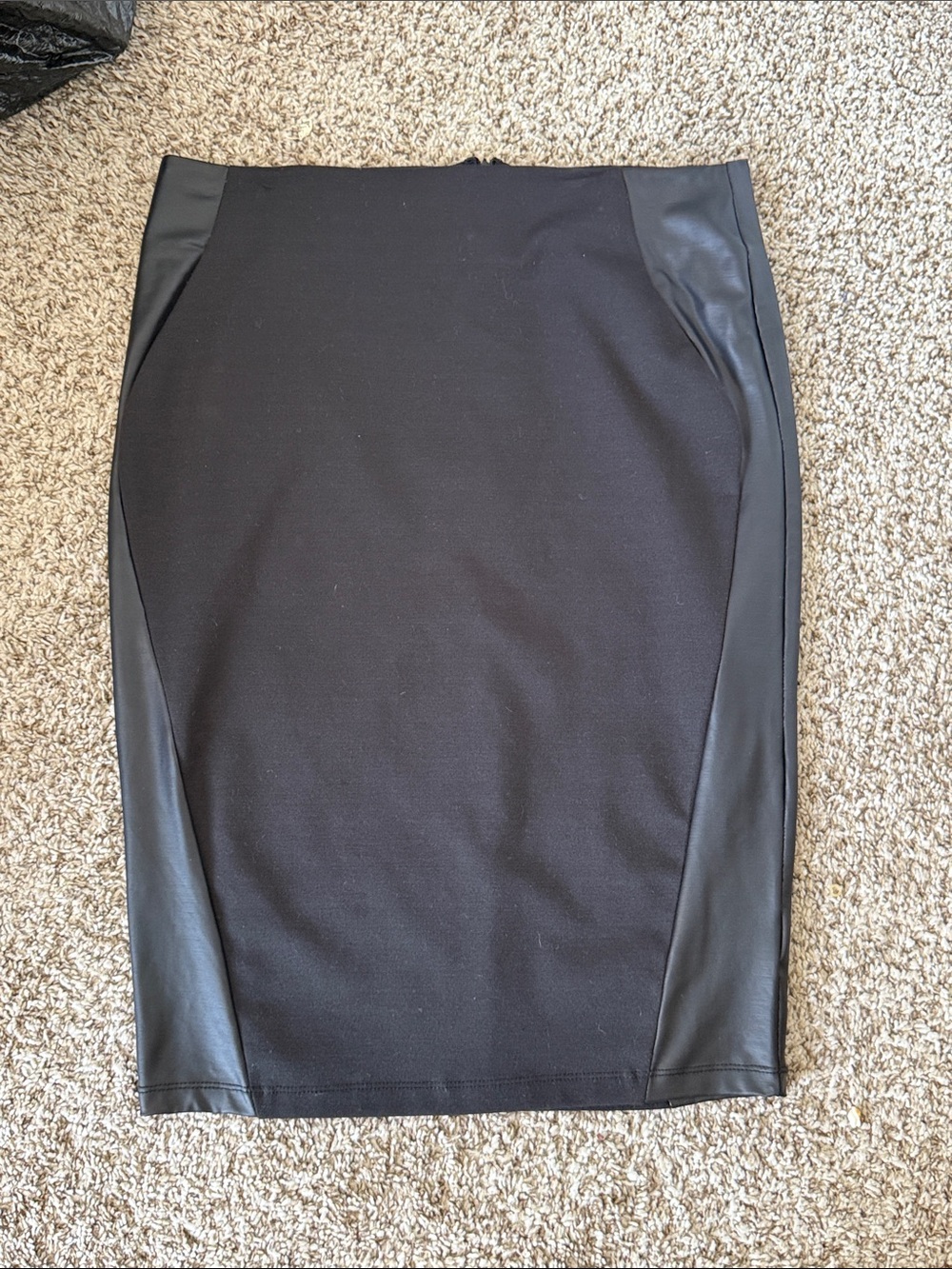 Kardashian Kollection Sz L Black Pencil Skirt with Faux Leather Panels B321
